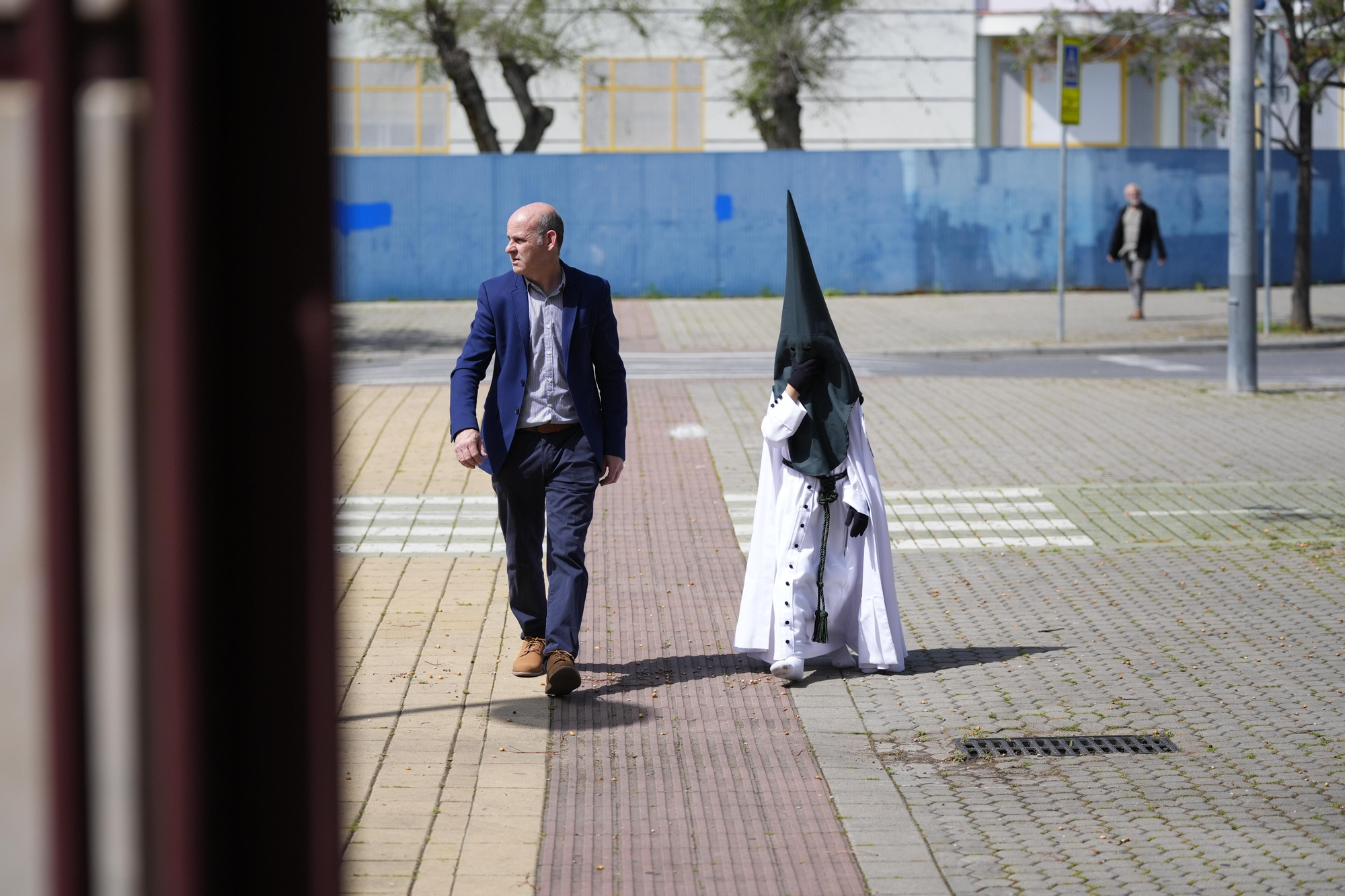 Día histórico en las Tres Mil Viviendas: primera salida procesional de la Hermandad de Bendición y Esperanza