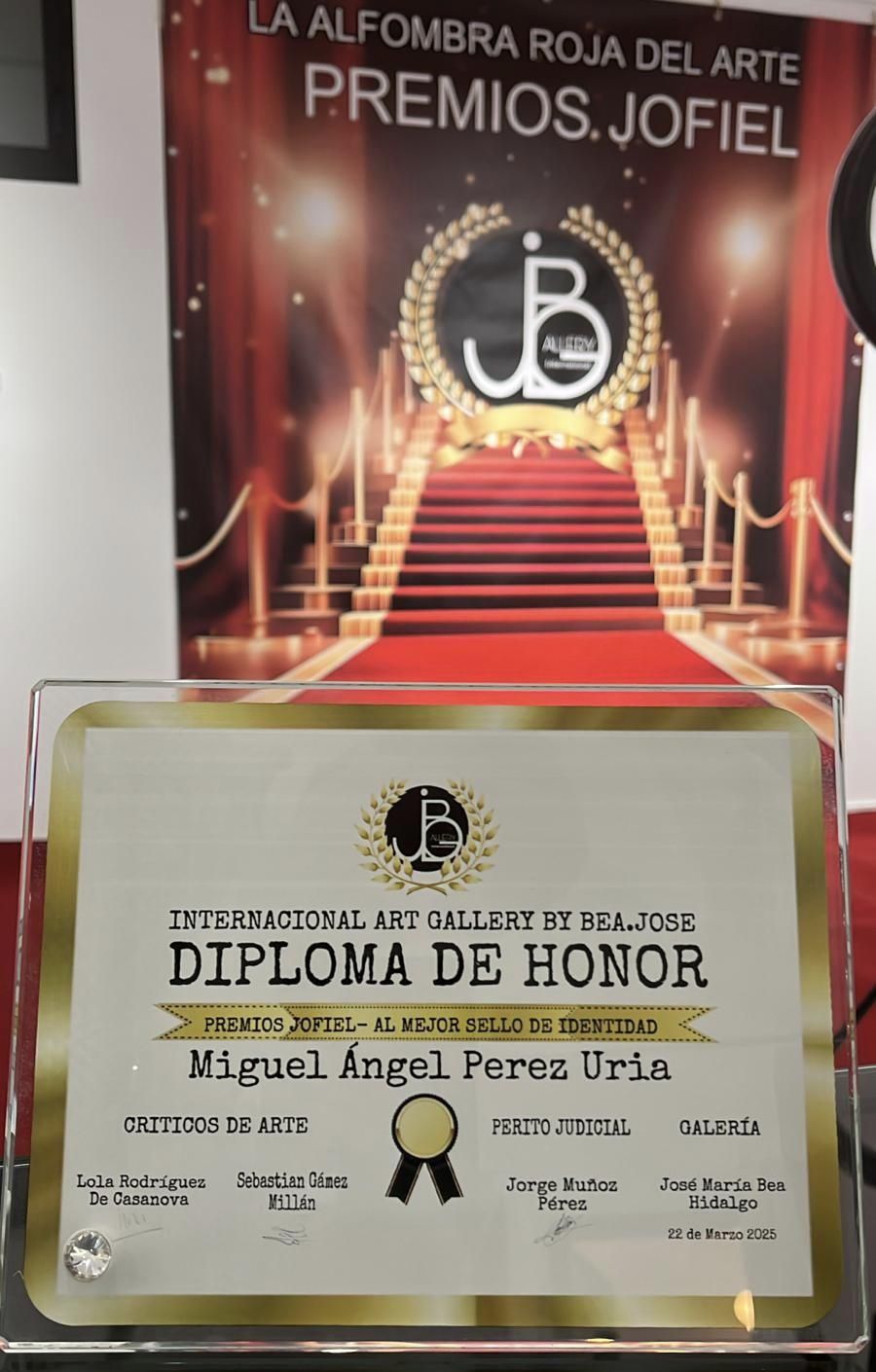Diploma de honor a la 'Originalidad creativa' al pintor lacianiego Miguel Ángel Uría.