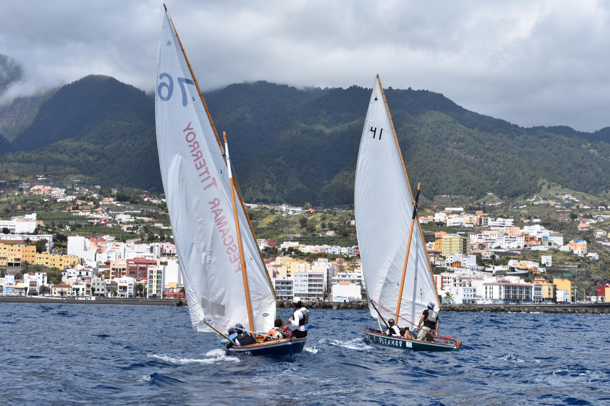 Embarcaciones de vela latina.