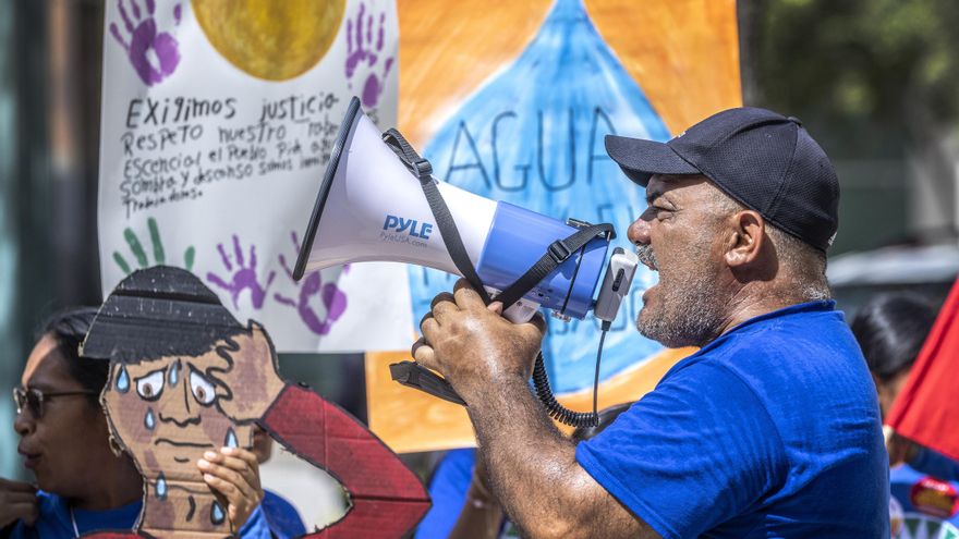 Obreros y agricultores inmigrantes de Miami piden ley de protección contra el calor
