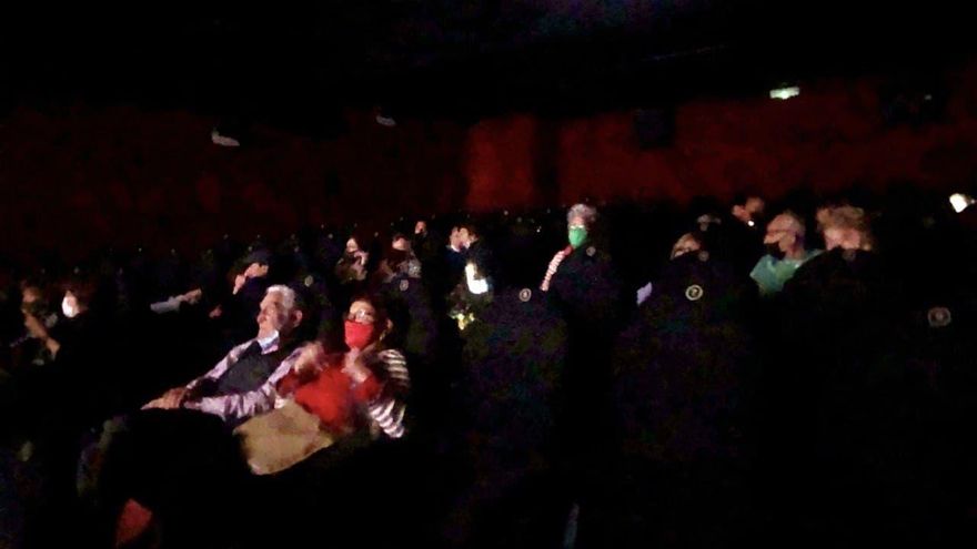 Espectadores en una sala del cine Florida, en Vitoria