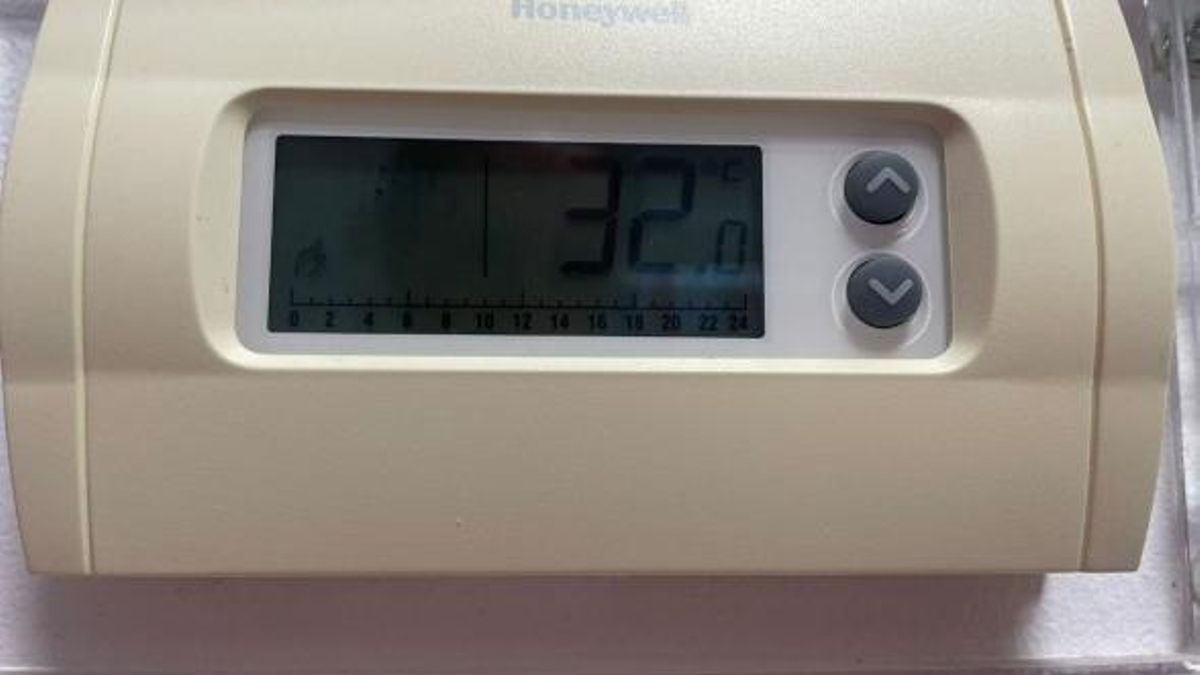 Medición de temperatura en el CEIP Vadorrey Les Allees de Zaragoza el jueves 28 de mayo a las 13.00