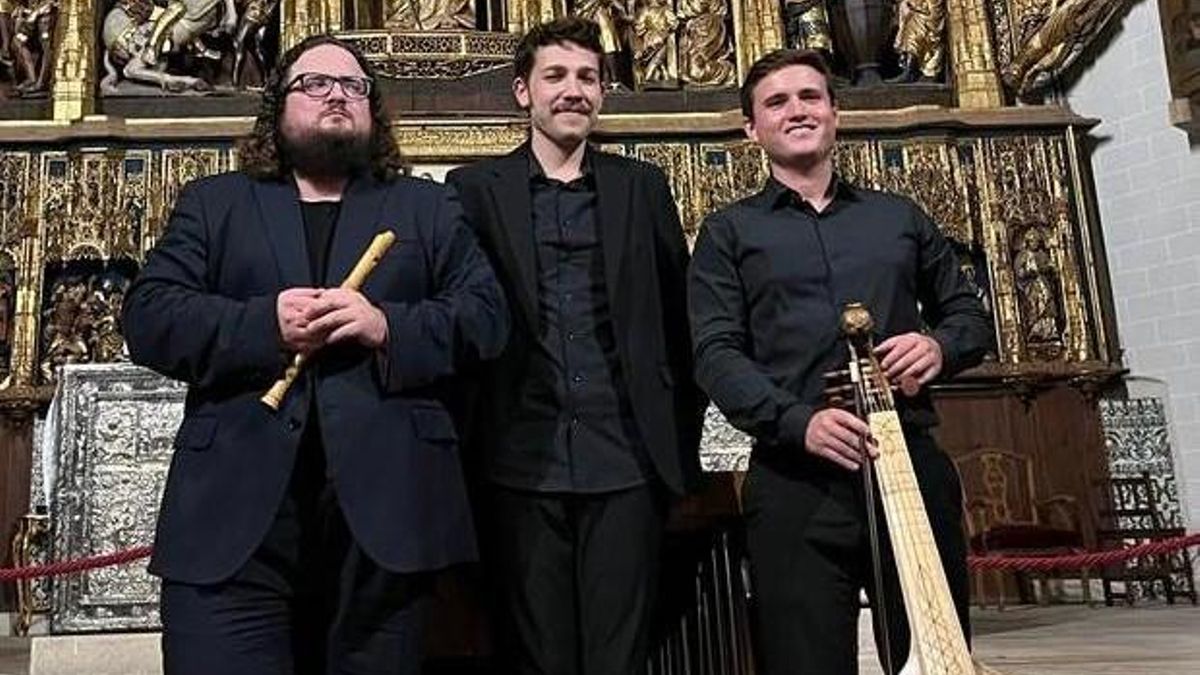 De izquierda a derecha: Carlos Bonal (director general y artístico), Carlos González y Miguel Bonal (director adjunto).