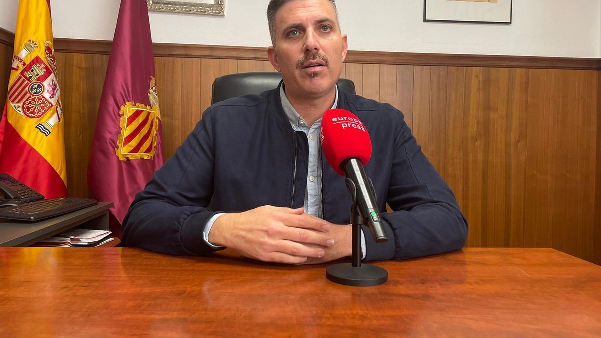 El alcalde de Cullera, Jordi Mayor, atiende a Europa Press Televisión