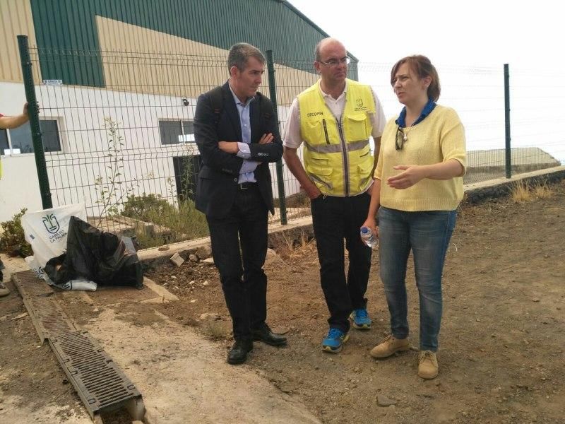 Fernando Clavijo, Anselmo Pestana y Nieves Lady Barreto.