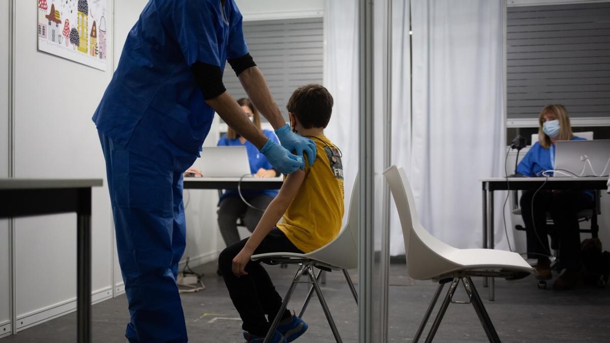 Osakidetza ha administrado vacunas caducadas de 22 marcas diferentes y en todas las comarcas desde 2023