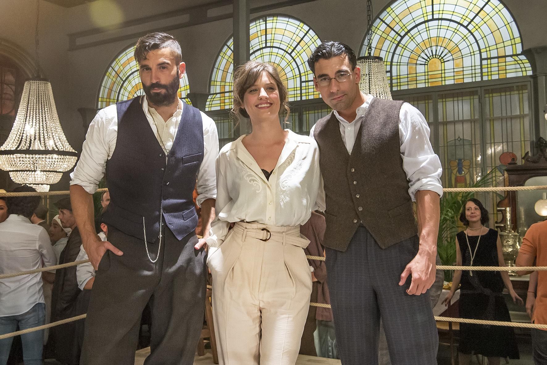 Visita al rodaje de El continental, la nueva serie de Álex García y Michelle Jenner en TVE