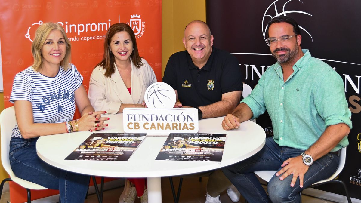 Yolanda Moliné, Águeda Fumero, Federico García, gerente de la Fundación CB Canarias, y Adal García, consejero delegado de Sinpromi.