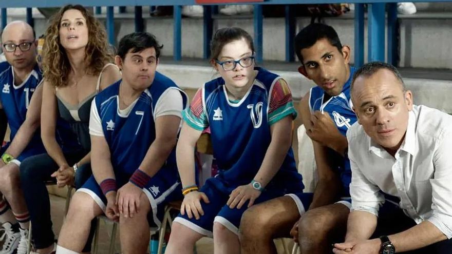 La 1 (8.6%) gana la noche con cine, pero Antena 3 amenaza con arrebatarle el liderato de agosto en el último suspiro