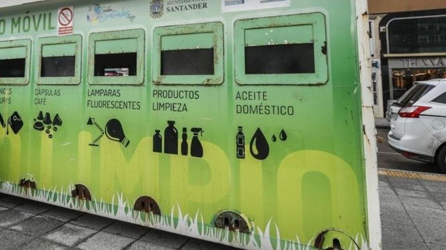 El Gobierno licita la adquisición de contenedores para la recogida de aceite usado y residuos textiles