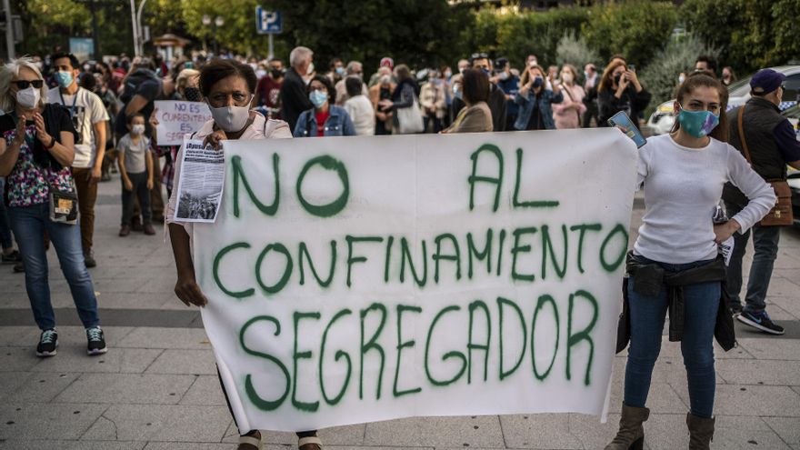 Los vecinos de Usera protestan contra el "confinamiento segregador"