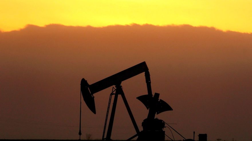 El petróleo de Texas abre con una fuerte caída del 5,40%, hasta 35,37 dólares