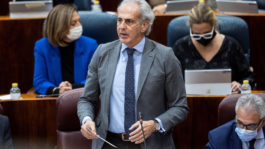 El consejero madrileño de Sanidad, Enrique Ruiz Escudero (c), en una imagen de archivo. EFE/Rodrigo Jiménez