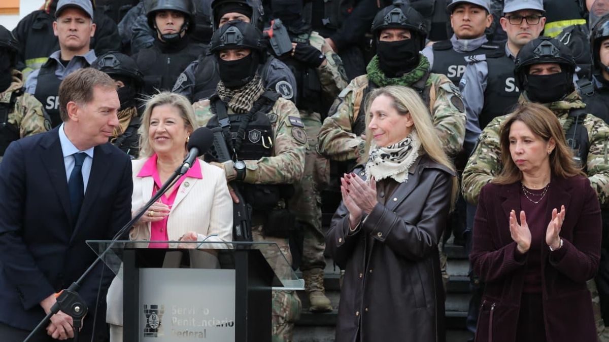 La noticia que justificó la convocatoria fue el traslado de 1.400 internos, más del 90% de la población penitenciaria de Villa Devoto, al nuevo Complejo Penitenciario Federal VIII de Marcos Paz.