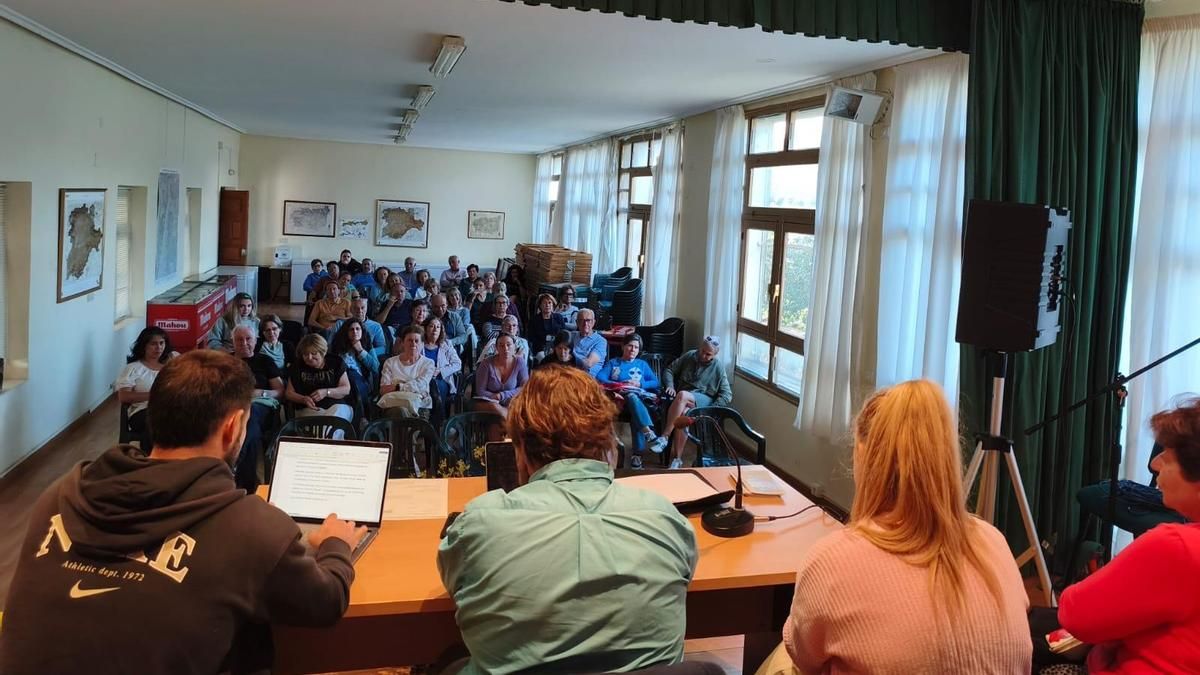 Los vecinos de Vidanes acuden a la Justicia para frenar el proyecto que impulsa una macroplanta de biogás en la localidad