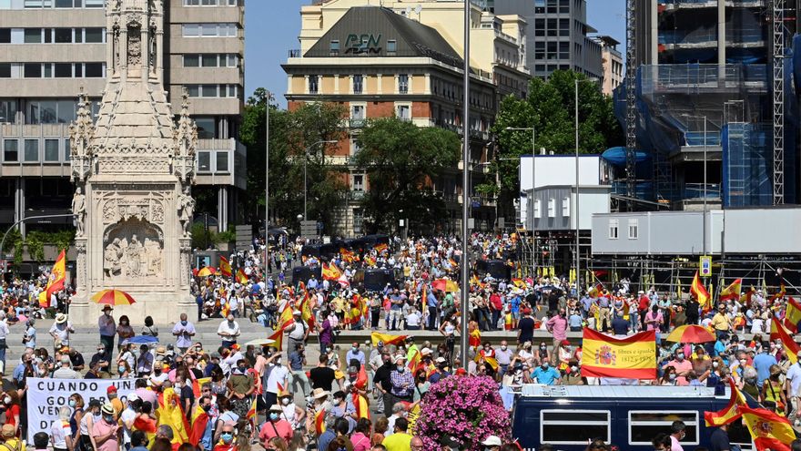 Miles de personas claman contra los indultos, mientras los líderes se evitan