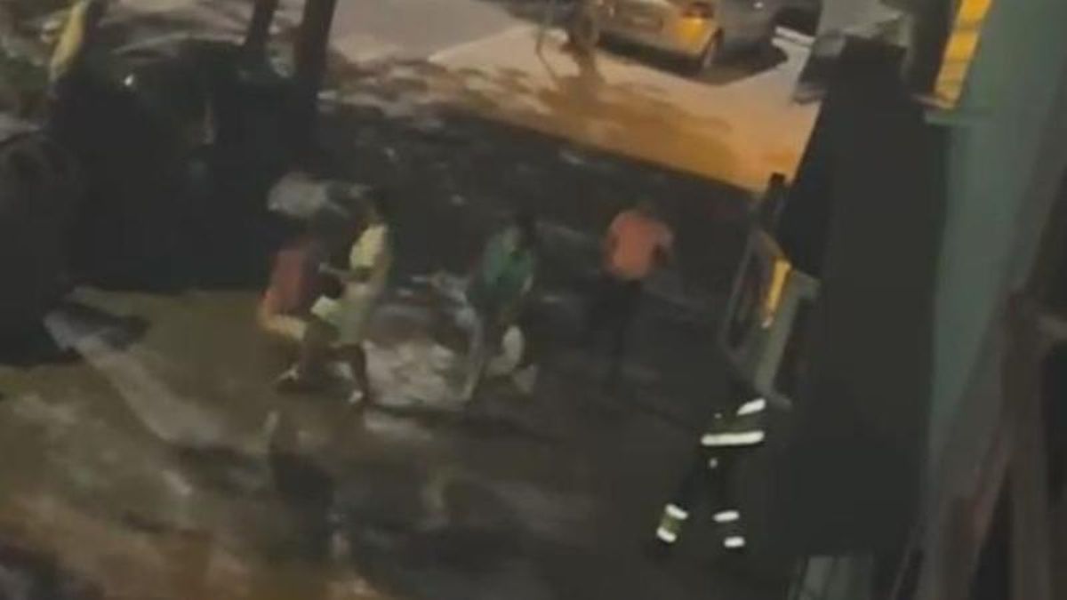 La Policía investiga la agresión a un hombre que recriminó a unos jóvenes por vandalizar un cajero
