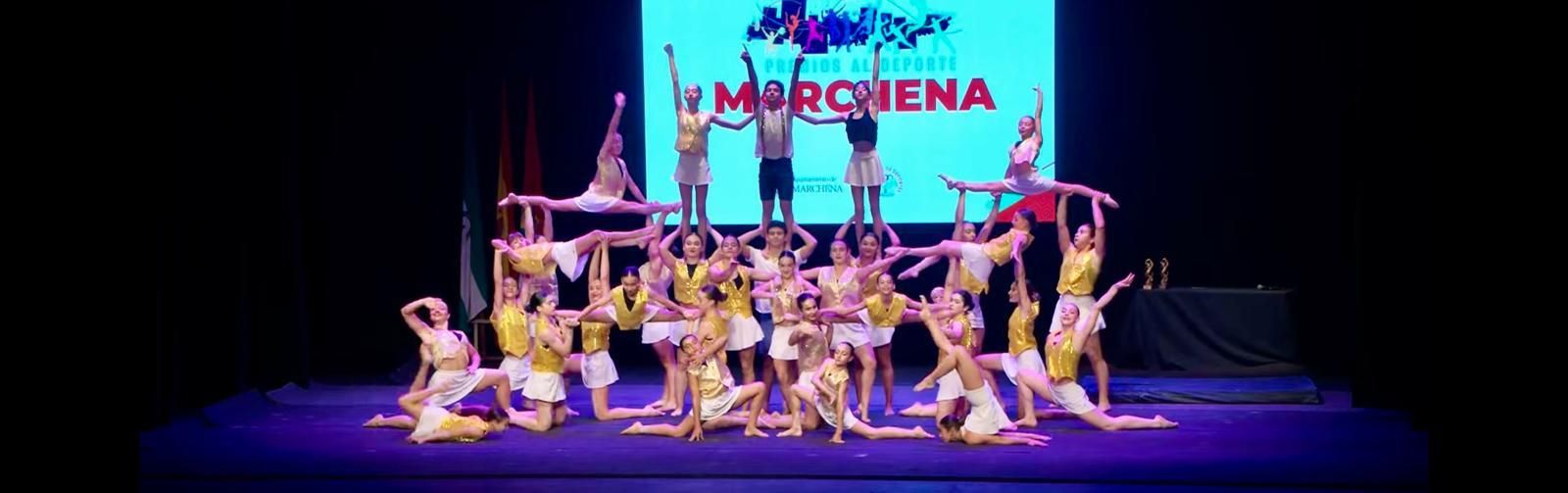 Exhibición del club sevillano de gimnasia acrobática Pyramidos