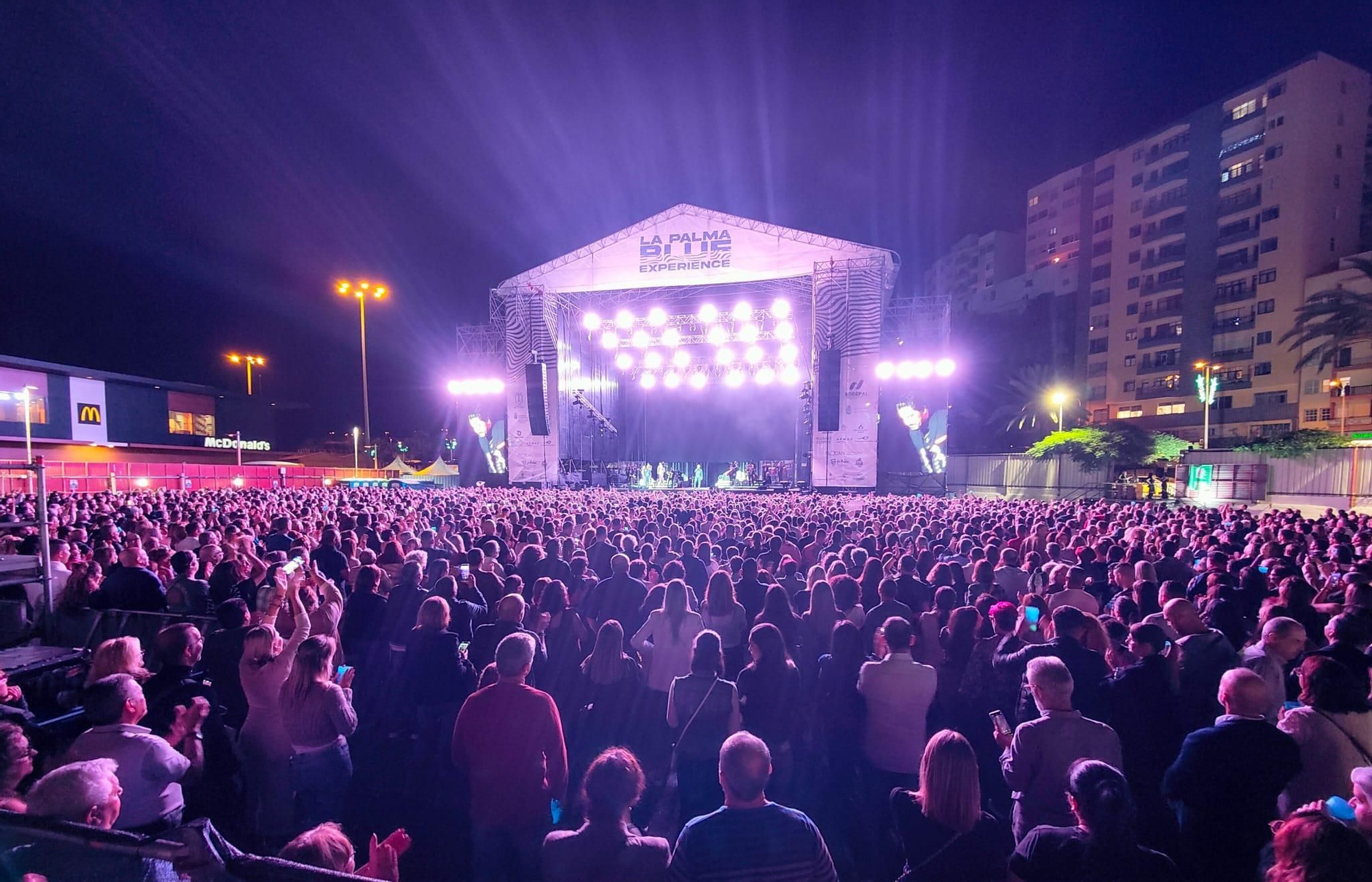 Lleno en el concierto de Alejandro y Álex Fernández. JOSÉ AYUT