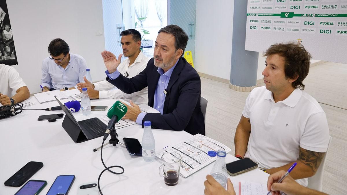 Monterrubio y Juanito hacen balance del mercado de fichajes en un desayuno informativo
