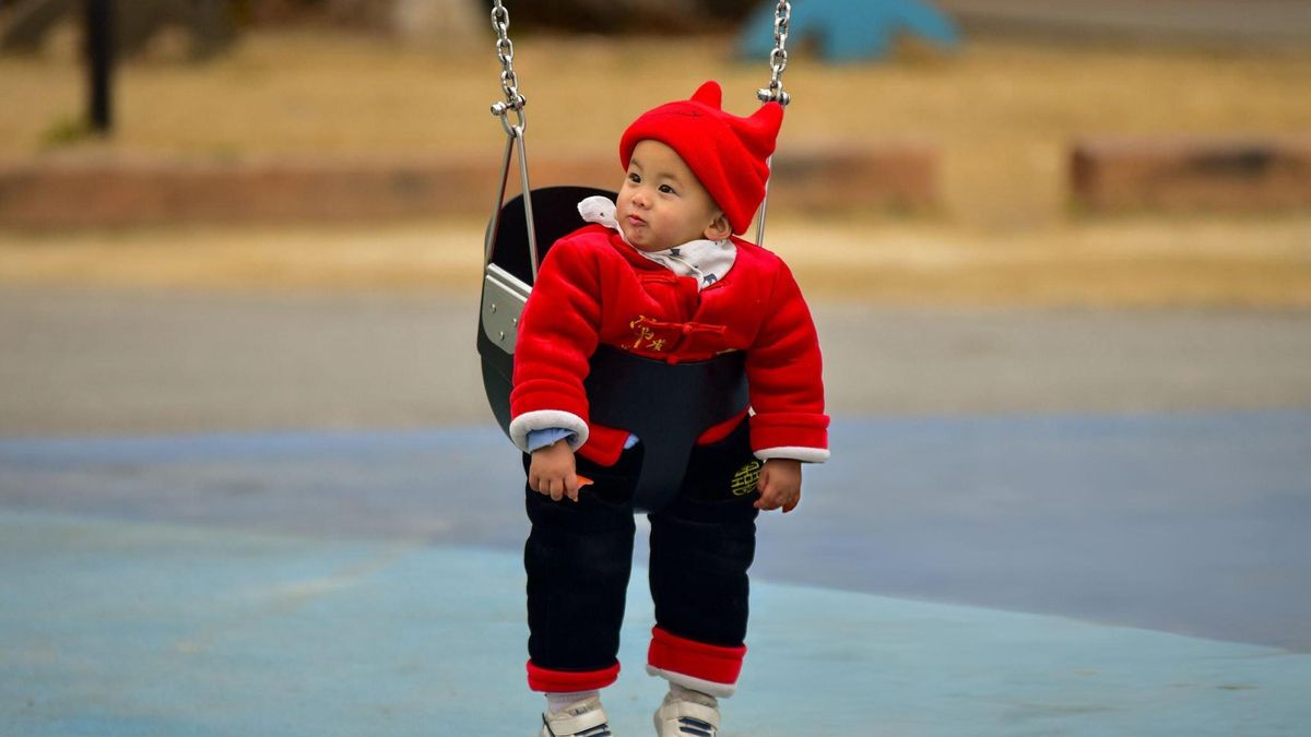 China pasó de prohibir los nacimientos a rogar por ellos: su población cae al ritmo más rápido desde 1949