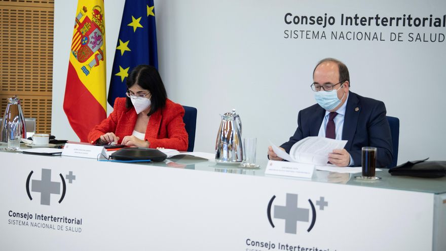 El ministro de Política Territorial y Función Pública, Miquel Iceta y la ministra de Sanidad, Carolina Darias durante el Consejo Interterritorial del Sistema Nacional de Salud celebrado este miércoles. EFE/ Pool Moncloa / Borja Puig de la Bellacasa