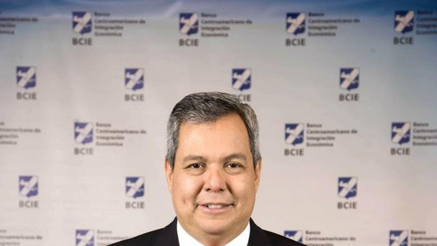Más integración, la receta del BCIE para frenar la migración centroamericana