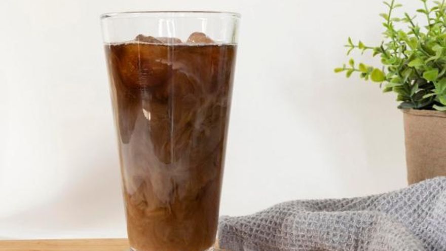 el frappé tiene una textura espumosa que lo hace más ligero