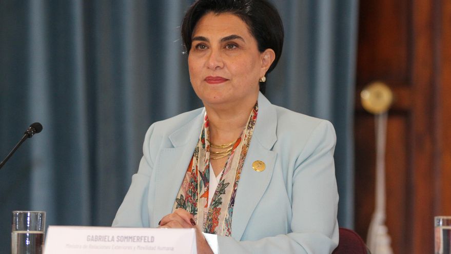 Ecuador tratará en mesa de trabajo con EE.UU. la cancelación de visas a nuevos estudiantes