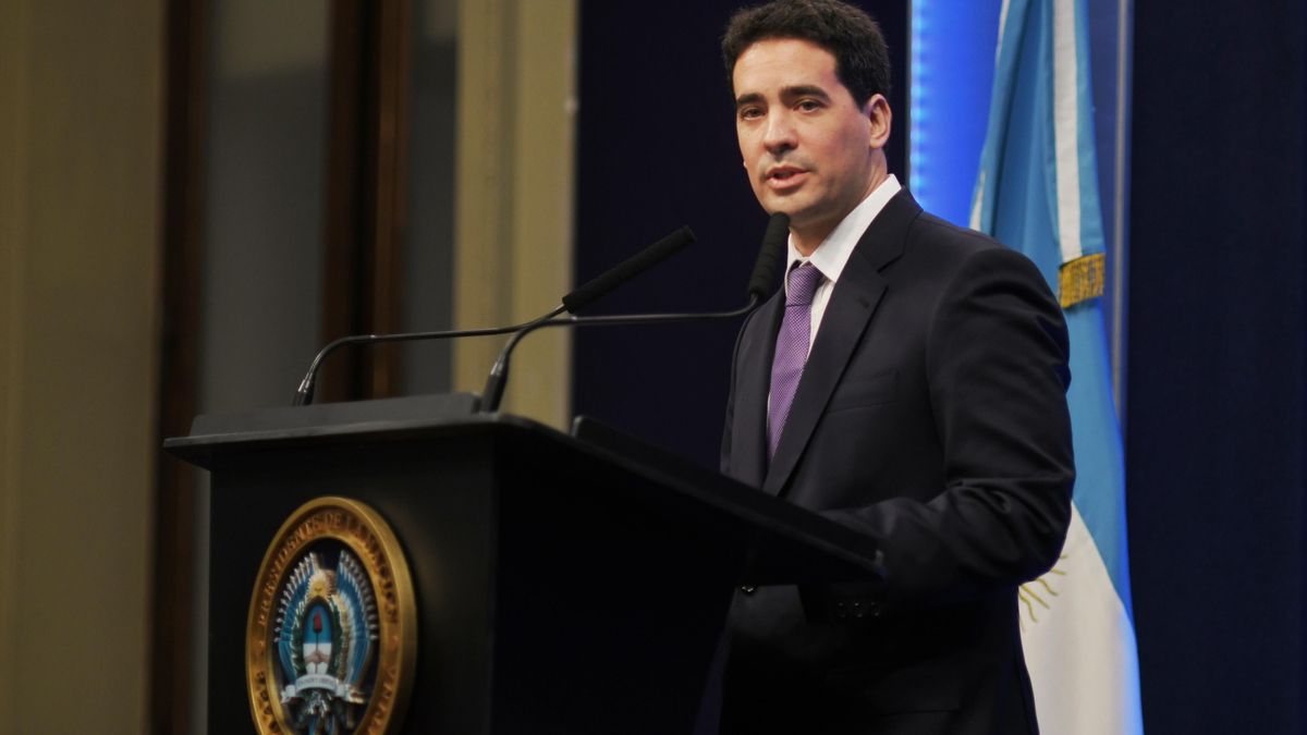 "Ahora que está más caro el gas, voy a tratar de abrigarme": la frase del vocero de Milei ante el tarifazo en pleno invierno