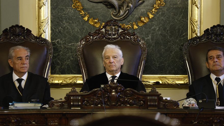 El Tribunal Supremo celebra dos vistas para estudiar las medidas cautelares solicitadas por el partido Iustitia Europa y Vox contra las altas que, según esos partidos, se van a incorporan al Censo Electoral de Residentes Ausentes (CERA) como consecuencia de la denominada ley de nietos, este lunes en Madrid.-EFE/ Rodrigo Jiménez POOL