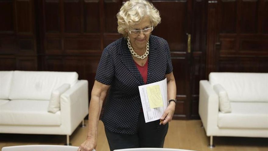 Carmena presenta la emisora M21 como "la voz al servicio de los ciudadanos"
