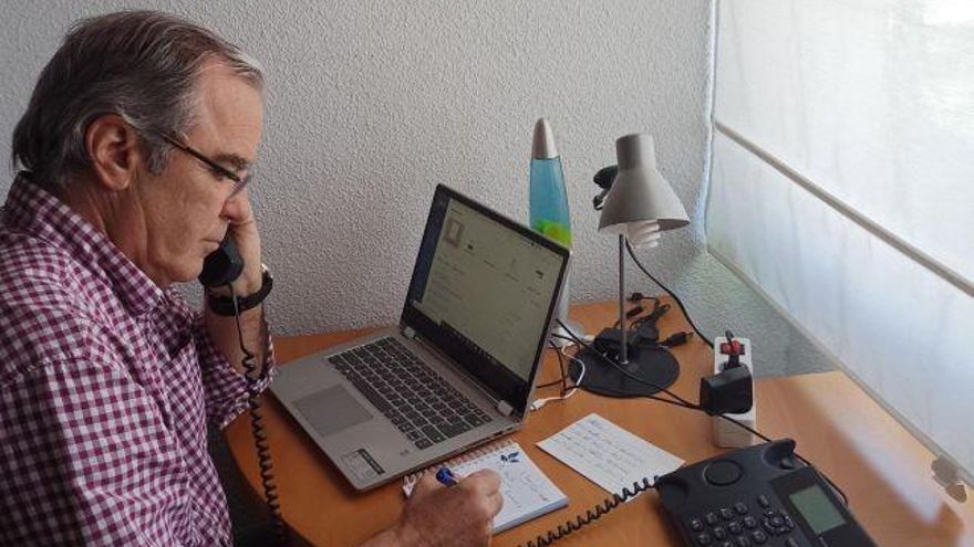 Fernando Carreño, teletrabajando desde su casa