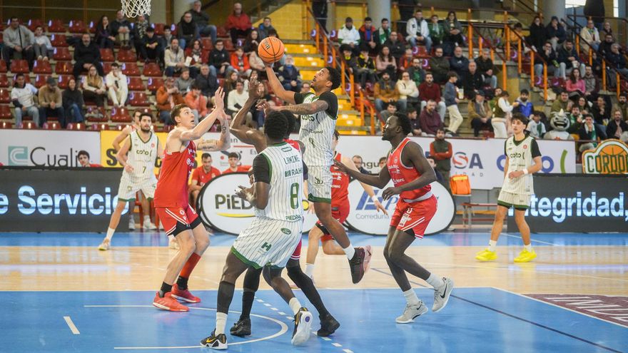Las imágenes del Coto Córdoba CB - Cultural y Deportiva Leonesa