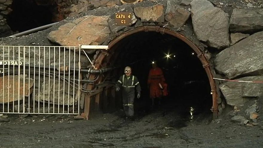 Encerrados a 300 metros de profundidad en la Mina Miura, en Asturias: denuncian el impago acumulado de nóminas