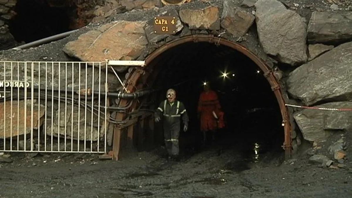 Encerrados a 300 metros de profundidad en la Mina Miura, en Asturias: denuncian el impago acumulado de nóminas