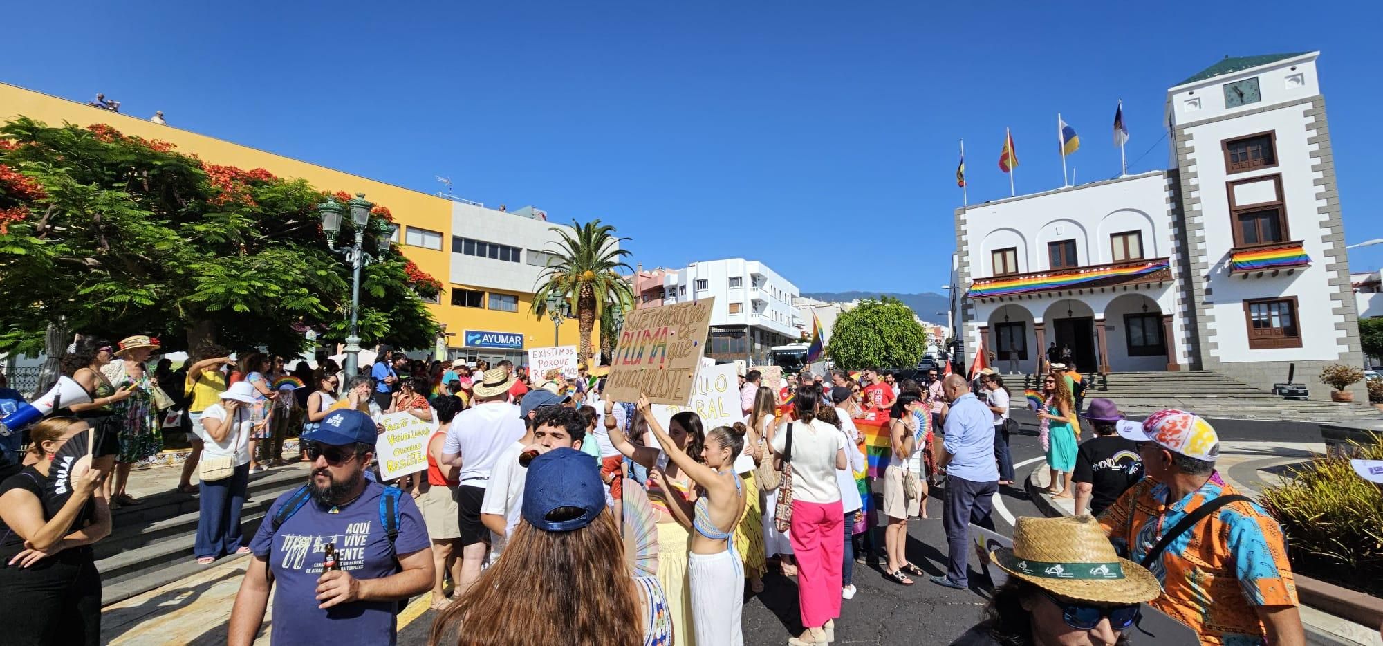 La Palma celebra un Orgullo histórico, con una participación masiva.