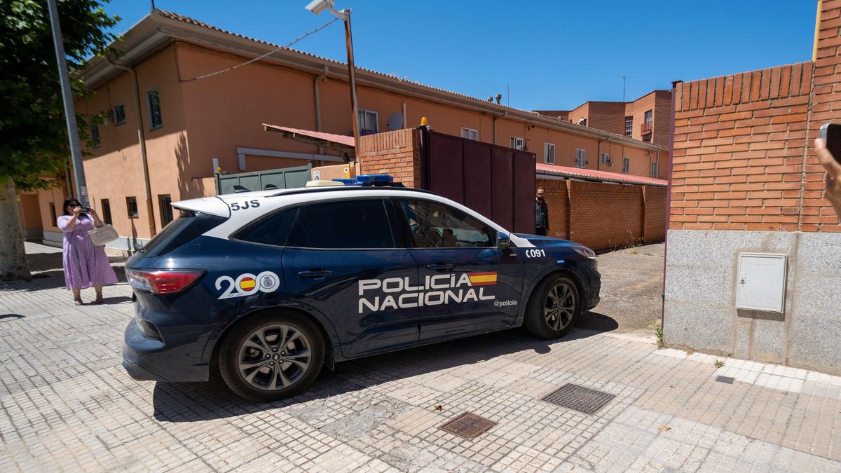 Un coche de la Policía Nacional en Aranda de Duero, Burgos.
