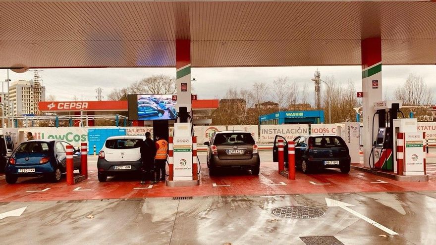 Cuánto cuesta llenar el depósito en Euskadi: precio del diésel y de la gasolina en todas las estaciones de servicio