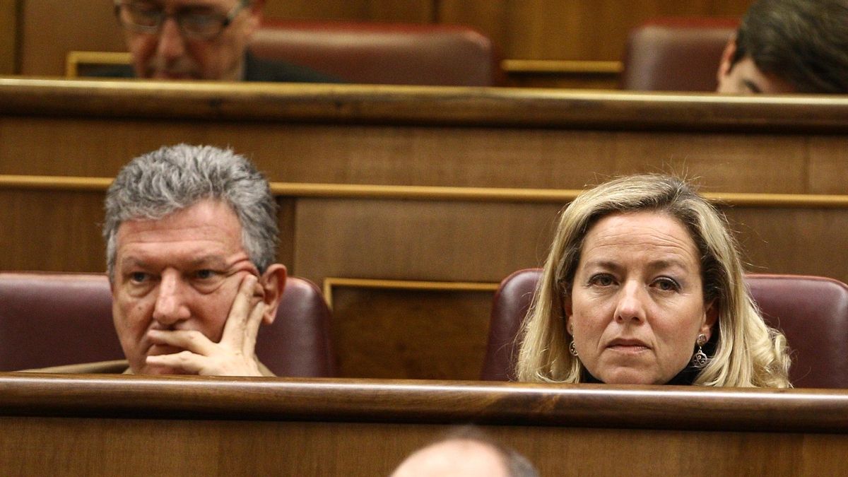 La diputada de Coalición Canaria, Ana Oramas, y el de Nueva Canarias, Pedro Quevedo.