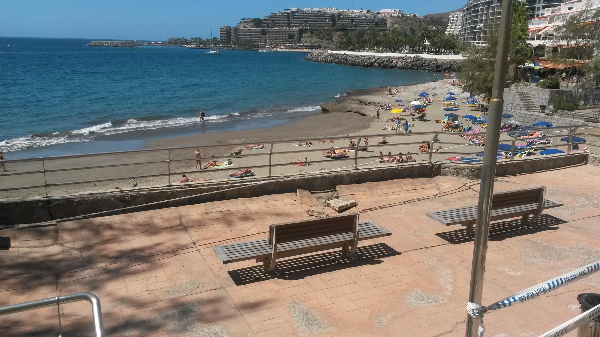 Derrumbe del muro de la Playa de Patalavaca