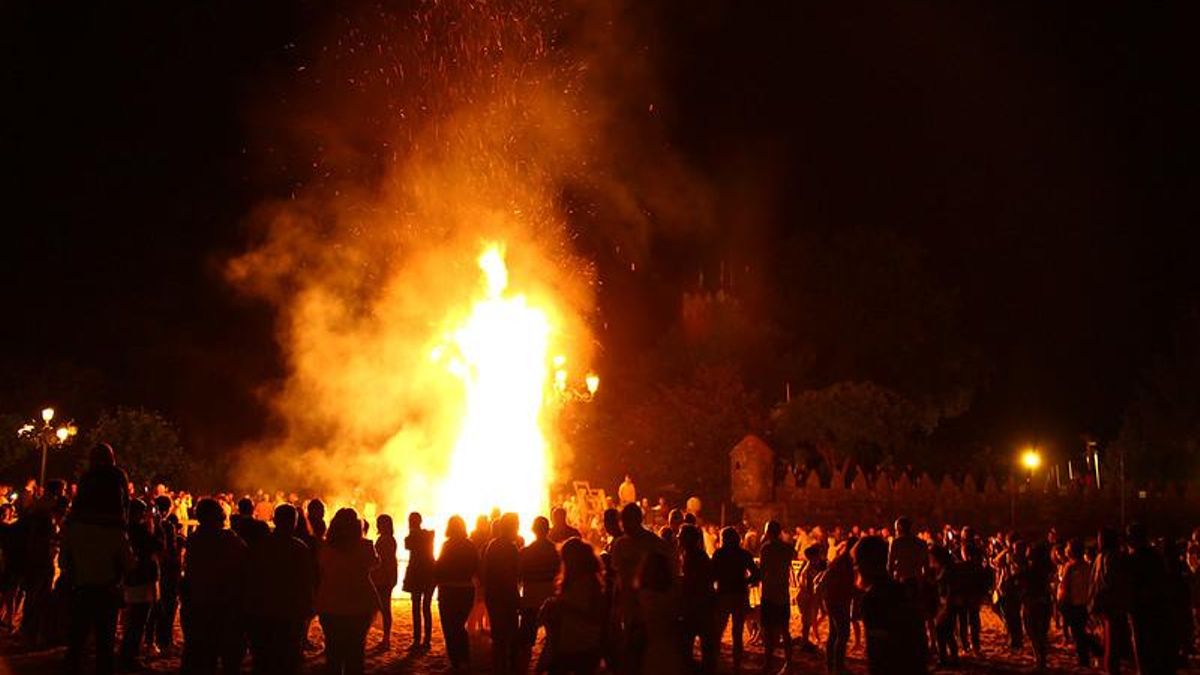 Estos son algunos de los lugares para pasar una gran noche de San Juan (y no todos están en el Mediterráneo)