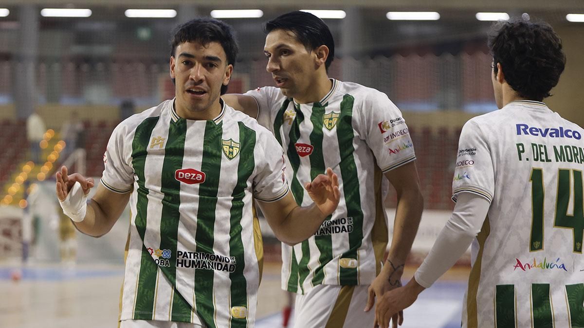 Jugadores del Córdoba Patrimonio celebran un gol 
