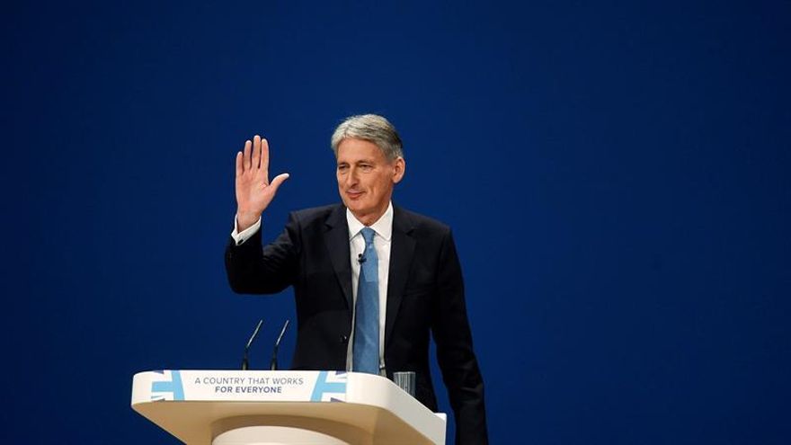 Hammond, a favor de retrasar las medidas de control de la inmigración, según la prensa