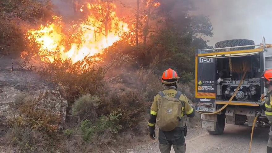 El fuego avanza sin control en Huesca y se complica por el viento: “Hay incendio para rato”