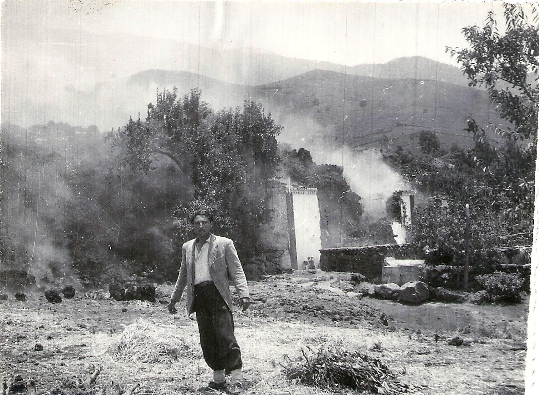 Lava sobre una vivienda en 1949.
