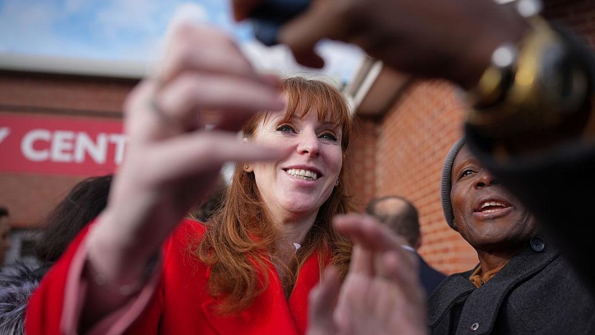 Angela Rayner posa para una foto en Manchester, Inglaterra, el 31 de enero.