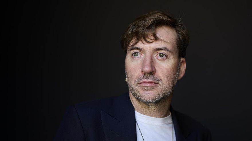 Albert Serra, tras ganar la Concha de Oro: “No conozco a nadie en el mundo del cine que le importe menos el éxito que a mí”