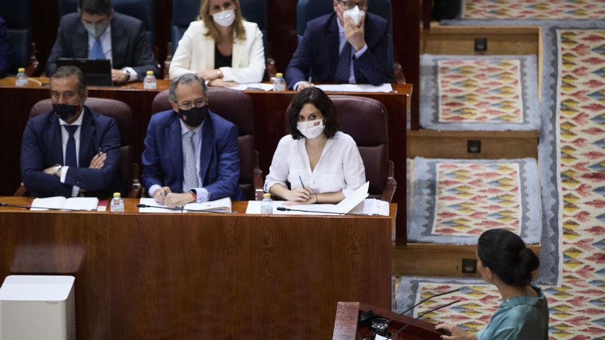 Rocío Monasterio habla durante la investidura.