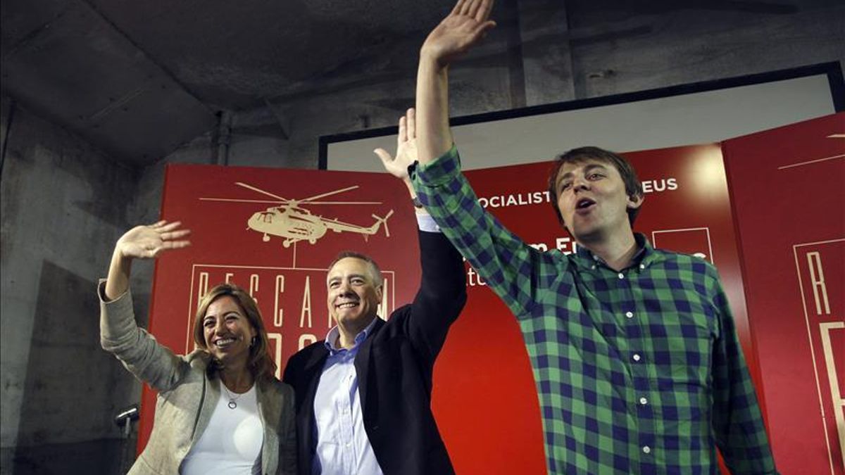 Pere Navarro y Carme Chacón. \ Efe